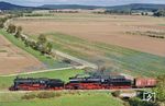 58 1111 und 50 4073 rollen während der Zuckerrübenkampagne 2026 durch das Nördlinger Ries bei Auhausen. (22.09.2026) <i>Foto: Joachim Schmidt</i>