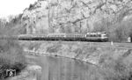 118 179 vom Leipzig Hbf Süd vor dem "Interzonenzug" D 403 (Leipzig - Nürnberg) an der bekannten Felswand "Am Bohlen" bei Saalfeld (Saale). (11.1978) <i>Foto: Burkhard Wollny</i>