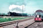 Die Ulmer 38 3003 dampft mit P 1311 nach Ulm um 7.26 Uhr aus Schussenried. (12.05.1964) <i>Foto: Rolf Hahmann</i>