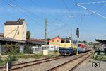 218 333 der PRESS überführt die beiden bislang im DB Werk Essen als Ersatzteilspender abgestellten 425 071 und 425 077 zum Verwerter nach Opladen. Im Bahnhof Leichlingen ging es kurz vor dem Ziel noch in die Überholung. (05.10.2026) <i>Foto: Armin Gärtner</i>