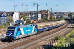 TCS 101 128 überführte den DLr 21350 (Münster - Mönchengladbach) in Hagen. Im Hintergrund fährt 294 845 über das S-Bahn-Gleis. (07.10.2026) <i>Foto: Joachim Schmidt</i>
