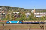 Die von der niederländischen Train Charter Services B.V. in 's-Hertogenbosch (TCS) genutzte 101 128 vor dem Leerwagenzug DLr 21350 nach Mönchengladbach in Wuppertal-Steinbeck. (07.10.2026) <i>Foto: Wolfgang Bügel</i>
