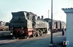 75 075 (Bw Aulendorf) rangiert im Bahnhof Aulendorf. Anfang der 1960er Jahre stand die württembergische T 5 auf der Abschussliste. Das letzte Exemplar wurde 1963 aus dem Dienst genommen. (1962) <i>Foto: Rolf Hahmann</i>