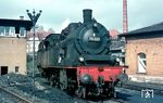 Auch 78 323 war eine ehemalige SAAR-Maschine. Im Frühjahr 1969 steht sie im Bw Aalen zwischen Stellwerk 5 und dem Schuppen.  (04.1969) <i>Foto: Rolf Hahmann</i>