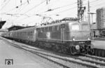 141 382 (Bw Hagen-Eckesey) vor N 4526 nach Köln in Wuppertal-Oberbarmen. (23.06.1972) <i>Foto: Joachim Bügel</i>