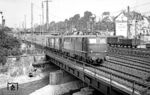 110 284 vom Bw Hamburg-Eidelstedt erreicht mit E 1644 (Kassel - Köln) den Bahnhof Wuppertal-Oberbarmen. (24.07.1972) <i>Foto: Joachim Bügel</i>
