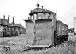 Der Klima-Schneepflug wurde 1943 bei Henschel in Kassel gebaut und als „Köln 6402“ bezeichnet. Seit Dezember 1959 gehörte er zum Bestand des Bw Rheydt, wo er auch Anfang 1970 ausgemustert wurde. Das Foto entstand wahrscheinlich im Bw Jülich. (1960) <i>Foto: Basil Roberts</i>