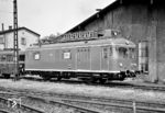 Der fabrikneu angelieferte TVT "6365 Reg" (WMD Donauwörth) wartet im Bw Plattling auf die Abnahme. Zur Installation und Instandhaltung der Fahrleitung beschaffte die DB ab 1955 insgesamt 167 dieser Wartungsfahrzeuge. Da der "6365 Reg" zu den vier einmotorigen TVT gehörte, wurde er ab 1968 als 702 004 bezeichnet. Mit dem Einbau eines zweiten Motors wurde er am 13.06.1972 in 701 044-0 umgezeichnet. Am 01.12.2004 wurde er in Köln-Deutzerfeld ausgemustert. (17.06.1962) <i>Foto: Basil Roberts</i>