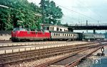 221 135 (Bw Kempten/Allgäu) fährt mit E 506 aus Stuttgart in Lindau Hbf ein. (07.1970) <i>Foto: Rolf Hahmann</i>