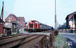 V 100 1050 vom Bw Köln-Nippes passiert mit E 4931 den Schrankenposten 22 in Kohlscheid. (03.1966) <i>Foto: Rolf Hahmann</i>