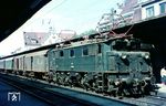 ÖBB 1570.03 (Kraus Linz/SSW 1397/1926) ist mit einem Personenzug aus Bregenz in Lindau Hbf angekommen. (05.1968) <i>Foto: Rolf Hahmann</i>