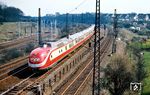 VT 11 5013 hat als TEE 26 "Diamant" (Bruxelles - Dortmund) soeben den Bochumer Hauptbahnhof verlassen. Links verlaufen die Güterzuggleise von Bochum Nord nach -Langendreer. (06.1967) <i>Foto: Rolf Hahmann</i>