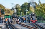 99 4011 überholt im Bahnhof Binz LB den Sonderzug mit 99 4631. (16.10.2026) <i>Foto: Joachim Schmidt</i>