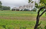 Anlässlich der "Vulcantage auf Rügen" bespannten 99 4633 (Mh 53) und 99 4632 ausnahmsweise den P 108 nach Lauterbach Mole bei Beuchow. (17.10.2026) <i>Foto: Joachim Schmidt</i>