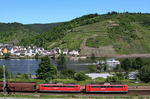 151 142 + 151 070 unterwegs in Kattenes zwischen Kobern-Gondorf und Hatzenport an der Mosel. (26.05.2012) <i>Foto: Joachim Bügel</i>