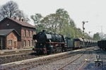 044 591 hat mit Ng 64207 den Bahnhof Osterode am Harz erreicht. (07.05.1976) <i>Foto: Wolfgang Bügel</i>