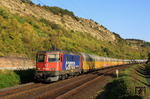 421 393 der SBB Cargo mit CS 60944 im Maintal bei Gambach. (21.09.2011) <i>Foto: Wolfgang Bügel</i>