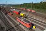 139 313 im Rangierbahnhof Hagen-Vorhalle. Im Hintergrund fährt ein 423 auf der S-Bahnlinie 5 (Dortmund - Hagen) vorbei. (07.09.2012) <i>Foto: Joachim Schmidt</i>