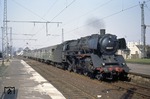 03 077 (Bw Mönchengladbach) fährt mit N 4720 nach Aachen in den Bahnhof Rheydt ein. (04.1968) <i>Foto: Martin Robinson</i>