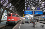 110 493 vor RE 11373 aus Aachen im Kölner Hauptbahnhof. (02.07.2012) <i>Foto: Joachim Bügel</i>