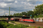 Noch ist die S-Bahnlinie S 6 von Essen Hbf nach Köln-Nippes die letzte Domäne der Baureihe 143 in NRW. Aber auch die Tage von 143 298, hier aufgenommen in Düsseldorf-Derendorf auf dem Weg nach Köln, sind gezählt. (18.07.2012) <i>Foto: Joachim Bügel</i>