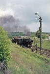 Die letzte Ottbergener Dampfwoche ist angebrochen: 044 591 zieht Dg 53842 nach Altenbeken durch den Bahnhof Moringen (westlich von Northeim). (24.05.1976) <i>Foto: Wolfgang Bügel</i>