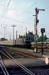 118 034 fährt vor E 787 nach Nürnberg in Bamberg ein. (07.08.1976) <i>Foto: Wolfgang Bügel</i>