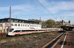 Als Ersatz für einen ausgefallenen 401 verkehrte dieser Neigetechnikzug 411 511 als ICE 1023 (Hamburg-Altona - Frankfurt/M), aufgenommen in Wuppertal-Steinbeck.  (31.10.2012) <i>Foto: Wolfgang Bügel</i>
