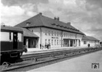 Das neue Empfangsgebäude von Hohenstein in Ostpreußen an der Eisenbahnstrecke Allenstein - Soldau. (1934) <i>Foto: RVM</i>