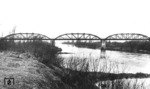 Eisenbahnbrücke über die Odra an der Nebenbahn Olsau - Hohenbirken in der RBD Oppeln. (1937) <i>Foto: RVM</i>