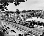 Eine pr. oder bad. G 12 mit einem Güterzug vermeintlich aufgenommen auf dem viergleisigen Streckenabschnitt zwischen Erfurt und Neudietendorf am Block Hochheim. (1941) <i>Foto: RVM</i>