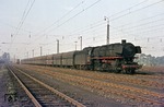 044 189 (44 1189) vom Bw Gelsenkirchen-Bismarck wartet mit einem Ganzzug im Bahnhof Rheinhausen auf Ausfahrt. (14.09.1969) <i>Foto: Wolfgang Bügel</i>