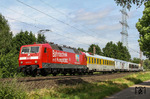 120 153 wurde Anfang 2005 an die DB Systemtechnik verkauft. Dabei erhielt die Lok die abweichende Loknummer 120 501. Hier ist sie mit dem Versuchszug ST 92269 und VT 12001 im Schlepp von Minden nach Trier bei Solingen unterwegs ist. (12.06.2013) <i>Foto: Joachim Bügel</i>