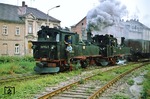 99 1574 und 99 1608 bei Rangierarbeiten im Bahnhof Oschatz. (16.07.1975) <i>Foto: Wolfgang Bügel</i>