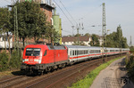 Der wegen Bauarbeiten auf die Güterzugstrecke umgeleitete IC 2023 mit 182 011 bei Opladen. (23.09.2010) <i>Foto: Joachim Bügel</i>