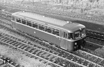Der als "Nebenbahnretter" titulierte Schienenbus der Waggonfabrik Uerdingen in Lübeck Hauptbahnhof als Lt nach Bad Oldesloe. (01.1962) <i>Foto: Walter Hollnagel</i>