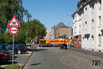 Lok 547 (1275 114) der Eisenbahn und Häfen (EH) in Duisburg-Wanheim auf dem Weg zu HKM. (25.05.2012) <i>Foto: Joachim Schmidt</i>