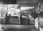 Bilderpräsentation der RVM-Filmstelle Berlin im Hauptbahnhof von Mainz. (1935) <i>Foto: Adam Raisch</i>