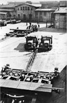 Präsentation einer neuen Culemeyer-Transporteinheit auf dem Gelände des RAW Berlin-Tempelhof. Für reichlich Dieselpower sorgen die in Schiebeposition stehenden Kaelble-Zugmaschinen Z6R 2A 100 mit den amtlichen Kennzeichen DR-70 125 und DR-70 073.  (1940) <i>Foto: RVM</i>