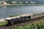 001 199 (Bw Ehrang) vor E 1867 nach Koblenz bei Burgen an der Mosel. (17.07.1971) <i>Foto: Peter Schiffer</i>