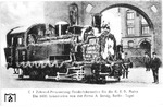 Stolz präsentiert Borsig in Berlin seine 8000. Lokomotive. Es handelt sich um die 1911 gebaute pr. T 26 "9005 Mainz", die spätere 97 014. Die Lok selbst war nur bis 1926 in Betrieb.  (1911) <i>Foto: Slg. Johannes Glöckner</i>