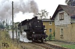 Der Halt im Bahnhof ermöglichte eine weitere Aufnahme von 86 1775 mit P 16649 in Scheibenberg. (03.09.1976) <i>Foto: Wolfgang Bügel</i>