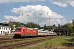 Wegen Bauarbeiten führte der Weg des IC 2049 (Köln - Leipzig) mit der schiebenden 101 005 ausnahmsweise über das S-Bahngleis in Wuppertal-Steinbeck. (25.05.2013) <i>Foto: Wolfgang Bügel</i>