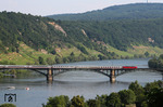 181 218 mit IC 132 (Norddeich Mole - Luxembourg) auf der Moselbrücke in Güls. (09.07.2013) <i>Foto: Joachim Bügel</i>