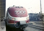 TEE 155 "Parsifal" (VT 11) am Bahnsteig in Essen Hbf. (1957) <i>Foto: Willi Marotz</i>