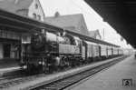 66 001 steht abfahrbereit am Bahnsteig Gleis 1 in Gießen. (16.06.1966) <i>Foto: W. A. Reed</i>