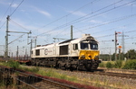 ECR 247 039 in Diensten von DB-Schenker, die hier nach Oberhausen-West einfährt, basiert auf der britischen Class 66, die mittlerweile in über 650 Exemplaren europaweit im Einsatz ist. (18.07.2013) <i>Foto: Wolfgang Bügel</i>