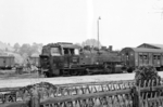 86 048 (Bw Aue) ist mit einem Personenzug aus Annaberg-Buchholz in Grünstädtel eingetroffen. (18.06.1966) <i>Foto: W. A. Reed</i>