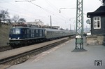 119 001 macht mit E 3415 (Coburg - Nürnberg) Station im Bahnhof Ebersdorf bei Coburg. (31.03.1975) <i>Foto: Peter Schiffer</i>