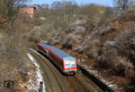 628/928 510 als RB 30752 nach Solingen im Einschnitt vor dem Büchener Tunnel bei Remscheid-Güldenwerth. (22.03.2013) <i>Foto: Wolfgang Bügel</i>
